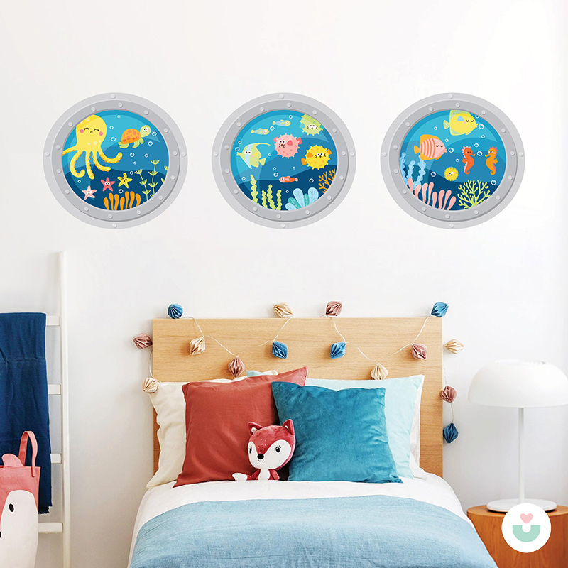 Kamara Penceremden Su Altı Duvar Sticker - 3