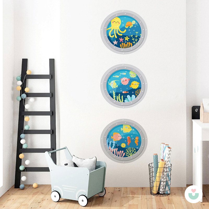 Kamara Penceremden Su Altı Duvar Sticker - 1